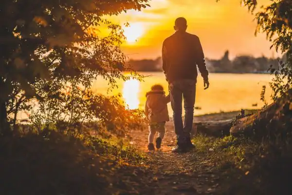 image of dad and child - parental alienation Luton